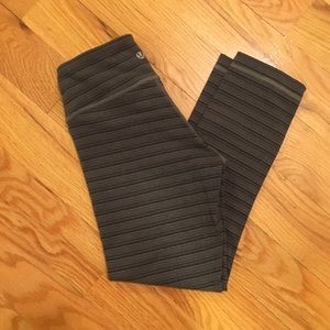 Lululemon cropped yoga pants
